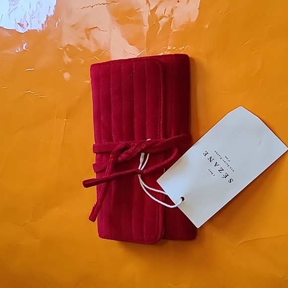 Nwt! Sezane velvet jewelry wrap red - Picture 10 of 10